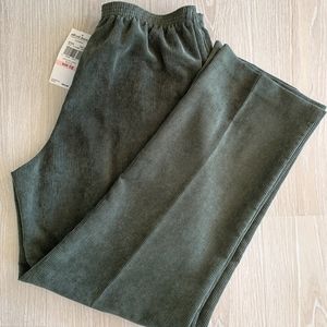 ALFRED DUNNER GREEN CORDUROY PANTS SZ 10 NWT